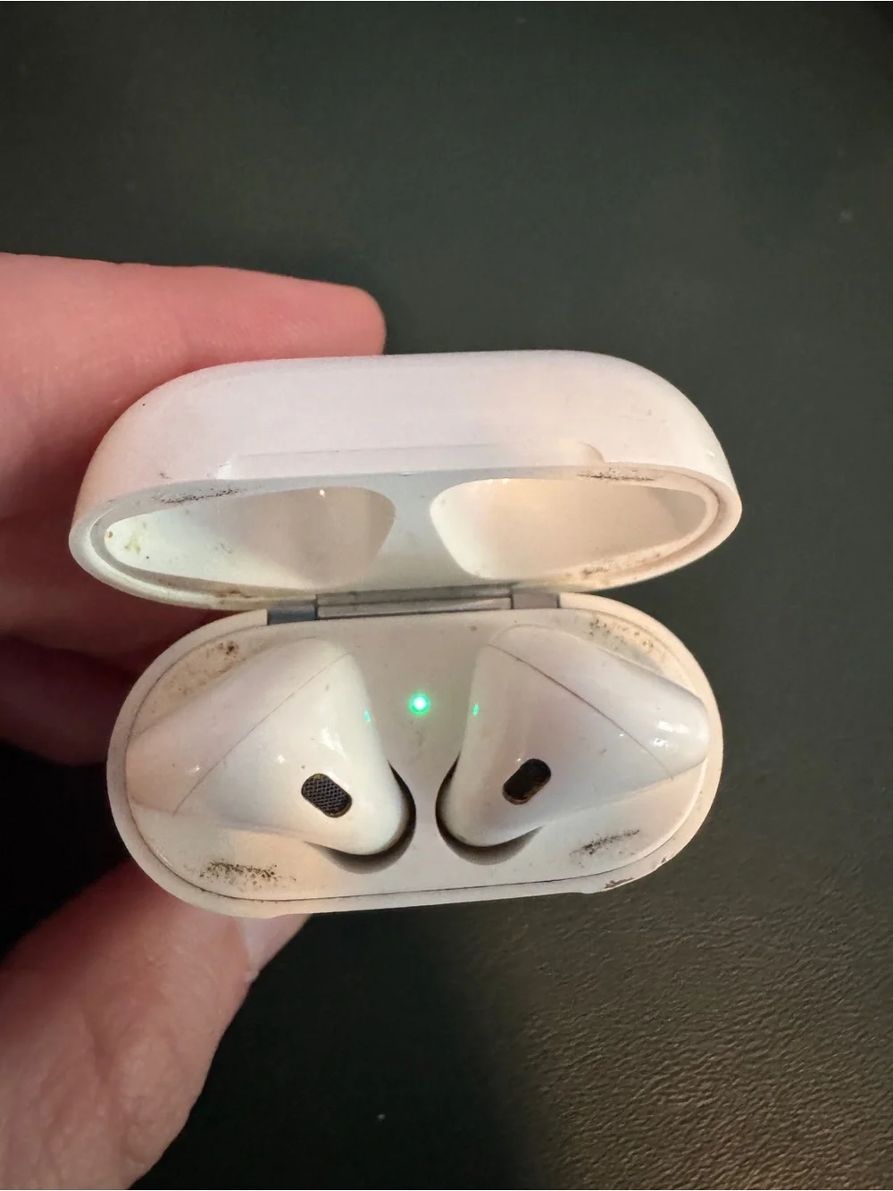 Apple generation 1 AirPods